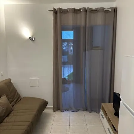 Un Sejour Ideal Au Lavandou ! 아파트 *